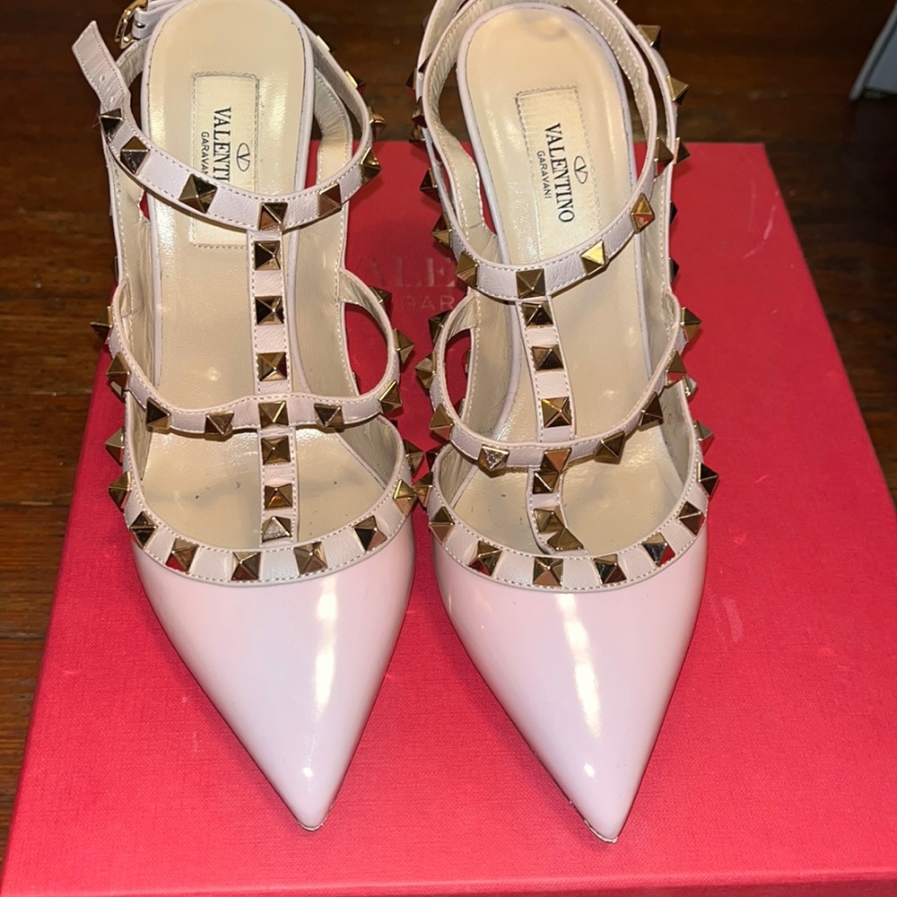 Valentino Rockstud Pumps